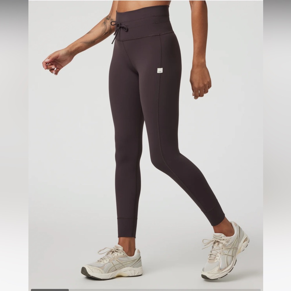 Vuori Daily High-Waisted Leggings in Sangria Small Short